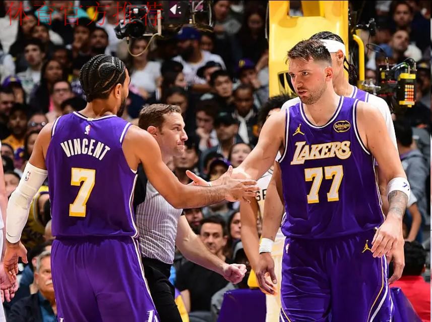 马刺缺少文班亚却七人得分上双,轻取湖人!湖人132分失分创赛季新高 马刺缺少文班亚却七人得分上双,轻取湖人!湖人132分失分创赛季新高